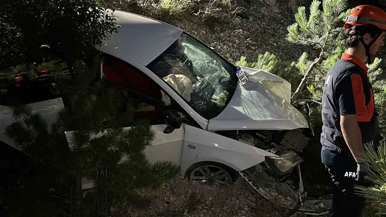 Motosiklet ile çarpıştı, şarampole savruldu: 5 kişi yaralandı Haber gorseli