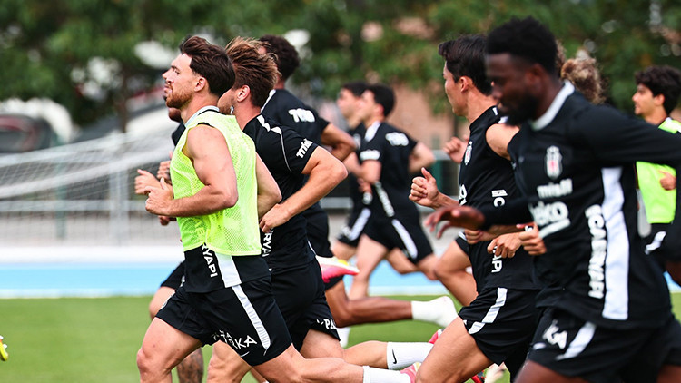 Beşiktaş yeni sezon hazırlıklarını sürdürdü Img