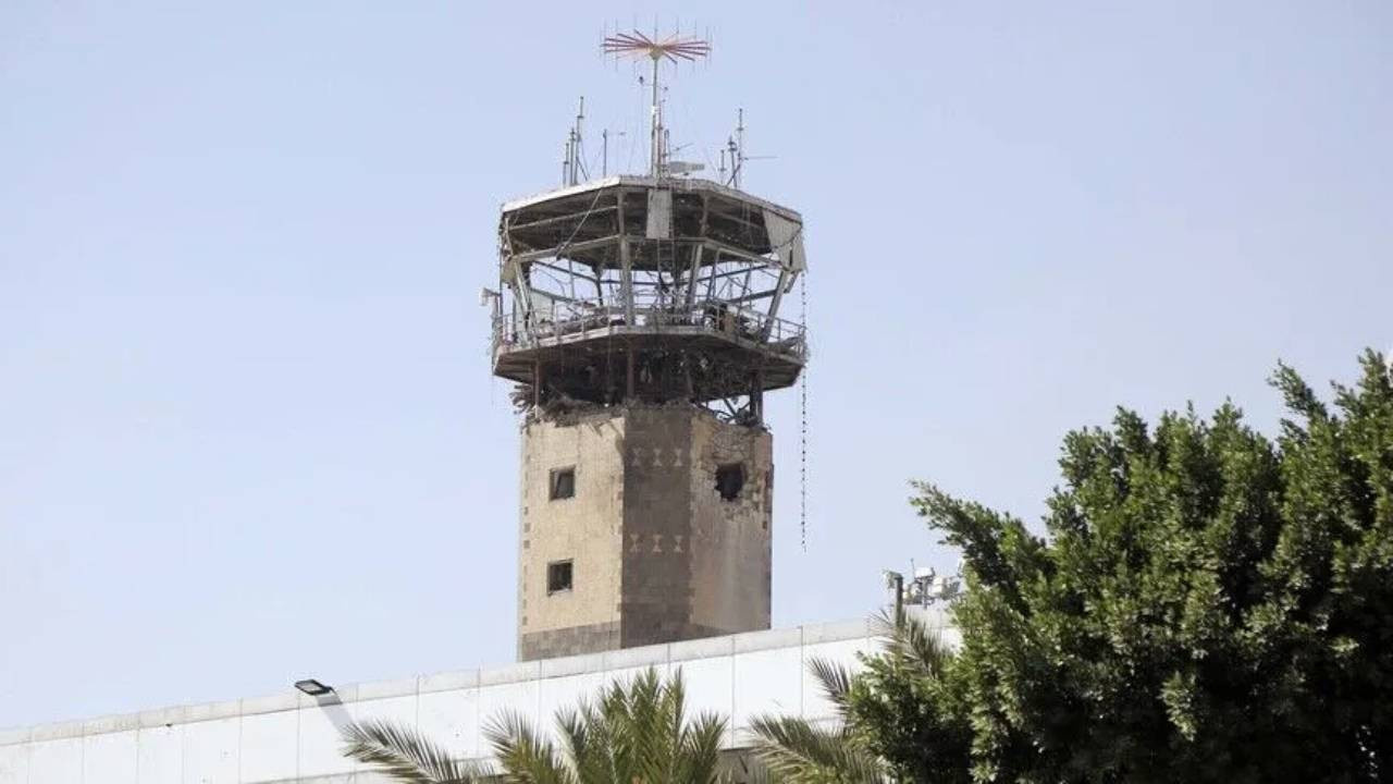Yemen’de tansiyon yükseldi! İran uçağını durdurmak için havalimanı hedef alındı Img