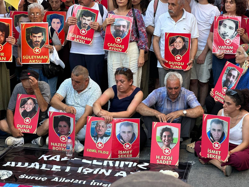 Suruç Katliamı’nın 11’inci yılı: “Dönemin Başbakanı Davutoğlu tanık olarak dinlensin” Suruc aileleeri q9aa
